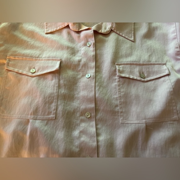 CHICO'S top, satin feel, light pink, size Chico's 3, button down, front pockets - Picture 4 of 6